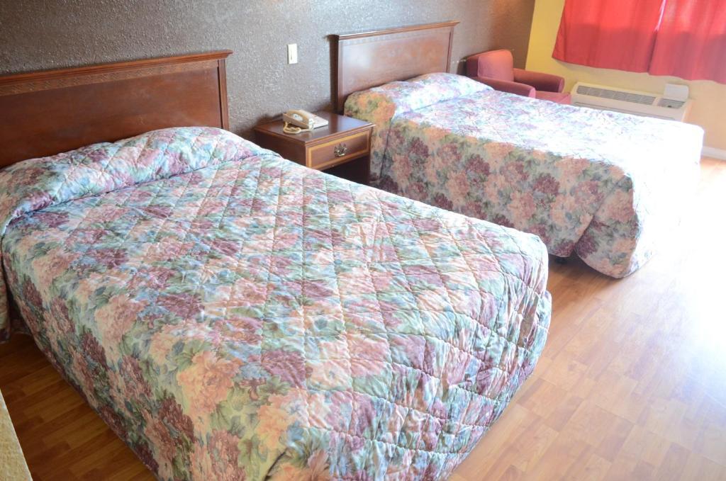 Bear Creek Inn Addicks Room photo